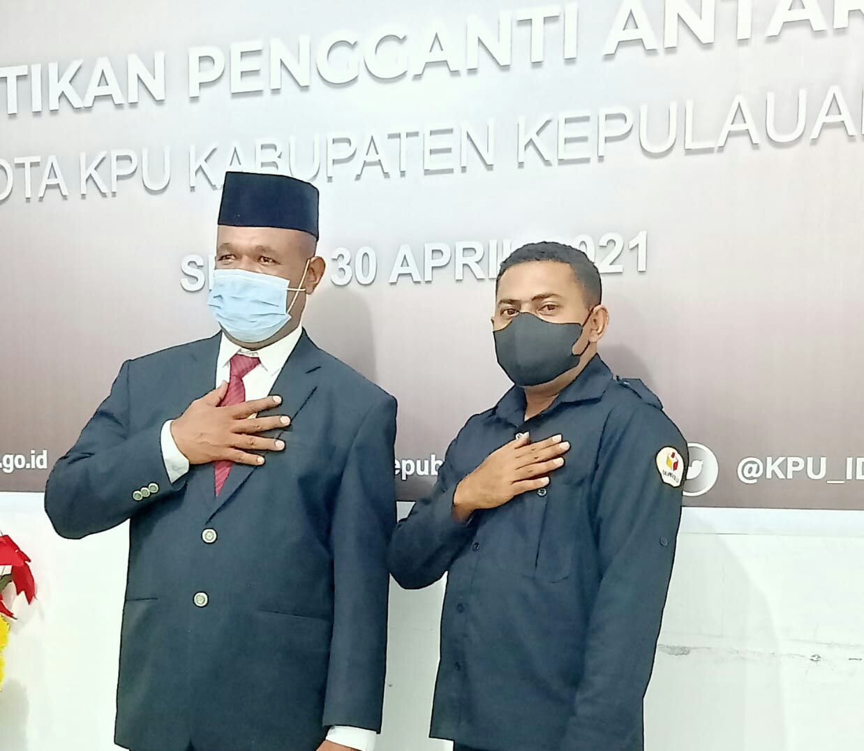 KPU LAKSANAKAN PAW ANGGOTA, SLAMET RIYADI HAWAR, SH. DILANTIK ANGGOTA KPU YAPEN.