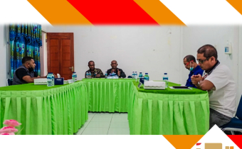 KETUA BAWASLU YAPEN HADIRI RAKOR DI KPU YAPEN BAHAS DPTb TAHUN 2021.