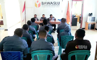 Bawaslu Yapen Gelar Rapat Sosialisasi Keterlibatan ASN, TNI, POLRI dan Masyarakat dalam Mengecek Keanggotaan di Partai Politik pada Akun SIPOL.