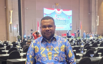 Salmon Robaha, S. IP Anggota Bawaslu Kabupaten Kepulauan Yapen Koordinator Divisi Hukum, Pencegahan, Partisipasi Masyarakat dan Hubungan Masyarakat (HP2H).
